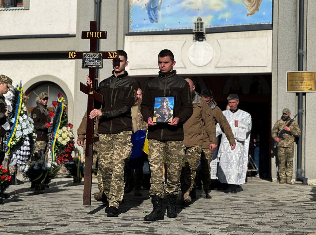 Сьогодні на Закарпатті поховали 27-річного Героя
