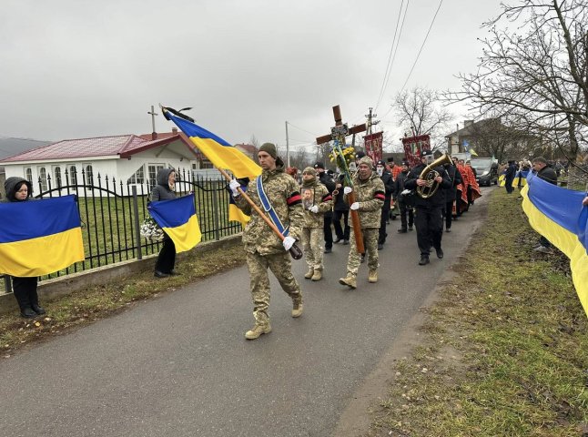 Область попрощалася з полеглим захисником