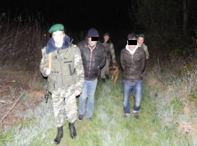 Прикордонники зупинили чергову групу нелегалів, які прямували до ЄС