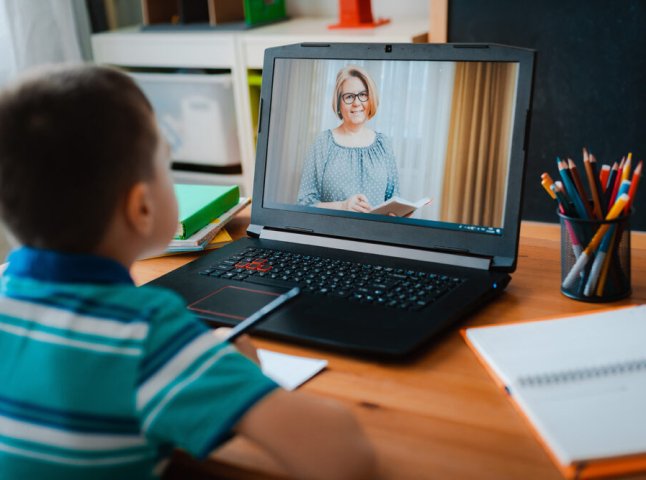 У Мукачеві змінено режим роботи шкіл та дитсадків на найближчі три дні