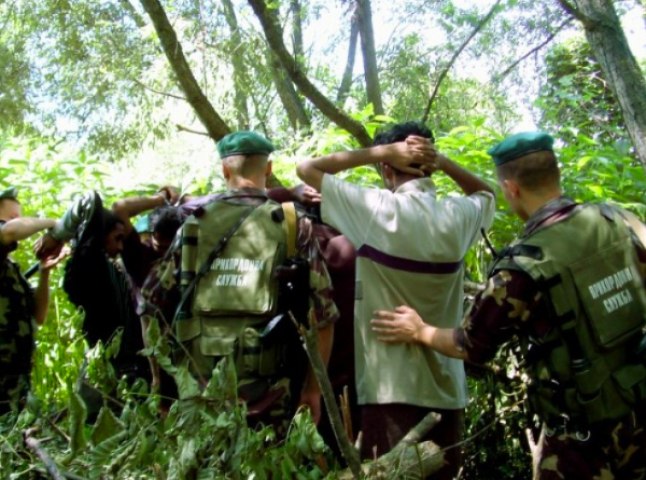 Прикордонники Мукачівського загону затримали нелегалів з Сирії