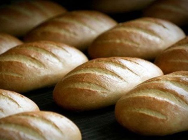 Закарпатський юрист висловив Азарову своє невдоволення цінами на хліб