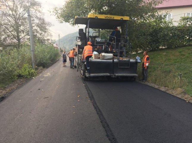 На Тячівщині ремонтують одну з найгірших доріг району