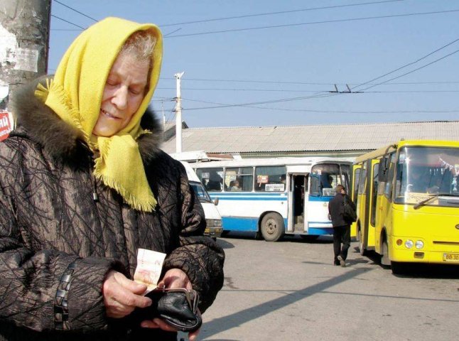 Жителів Ужгорода просять долучитися до моніторингу перевезення пільговиків