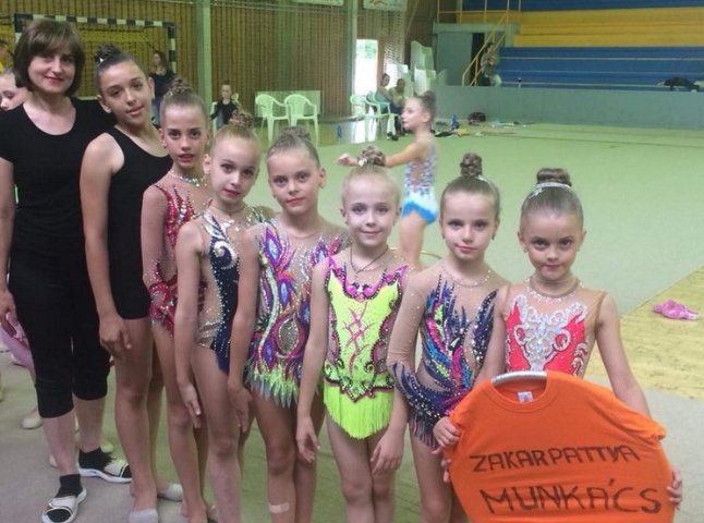 Мукачівські гімнастки вдало виступили на змаганнях в Угорщині