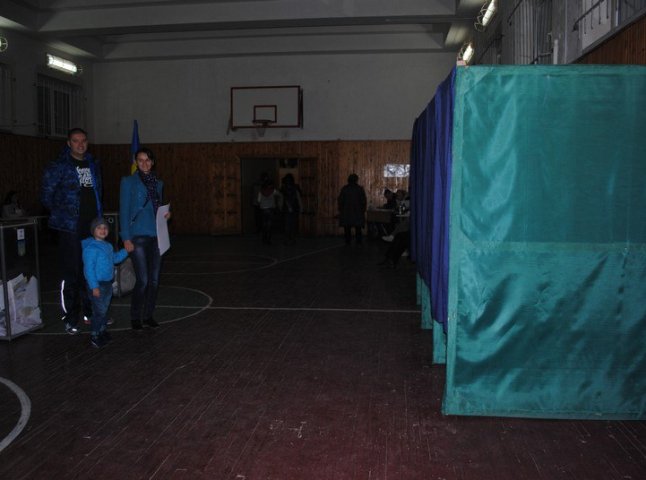 Голосування в Ужгородській ЗОШ №3 завершилось без ексцесів