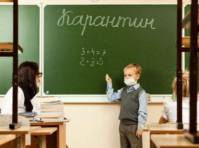 Депутат Закарпатської облради висловився за введення у школах Мукачева карантину