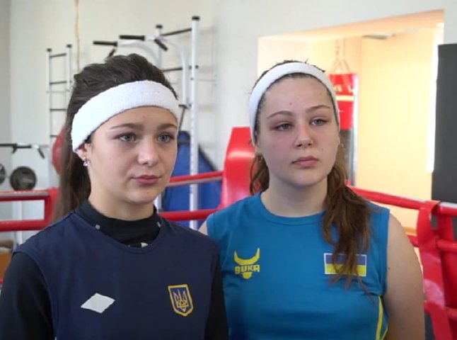 Дві юні мукачівки стали чемпіонками України з боксу