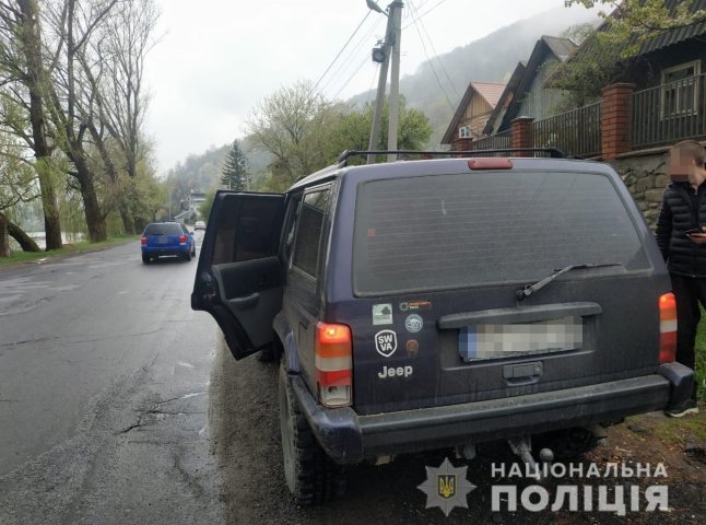 Поліція зупинила водія, яких у авто перевозив велику партію сигарет