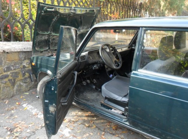 Причиною загорання легкового автомобіля в Ужгороді стало замикання електропроводки