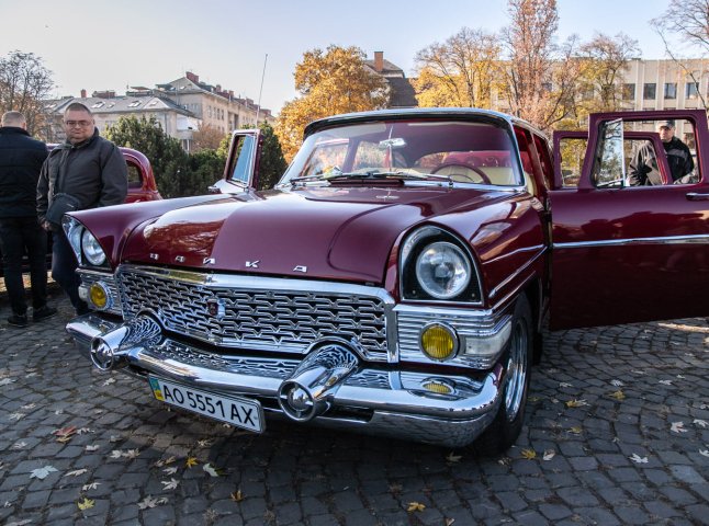 115 автомобілів презентували на виставці в Ужгороді