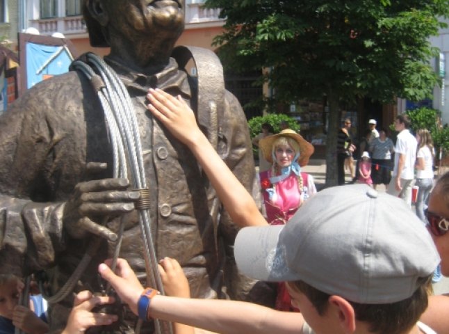 Заплямованого Сажотруса обіцяють відмити