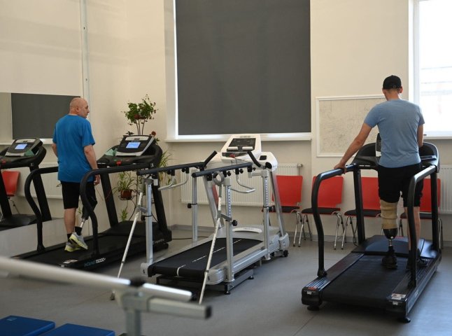 Закарпатці можуть безплатно отримати послуги з ендопротезування у місцевих лікарнях