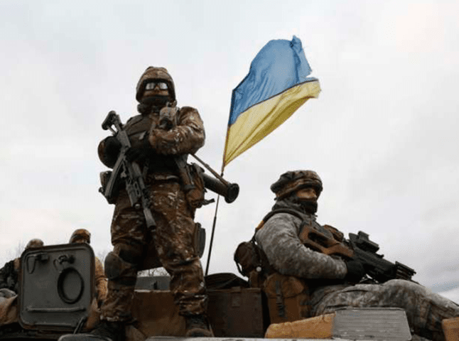 У 10 областях України вводять воєнний стан