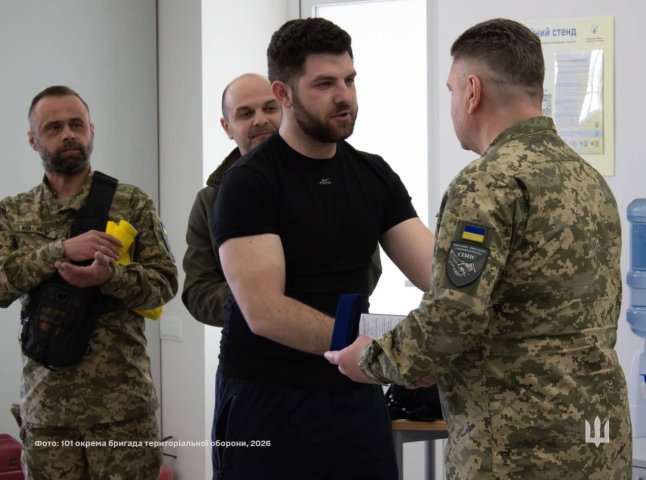 Героїчний воїн із Закарпаття отримав почесну відзнаку
