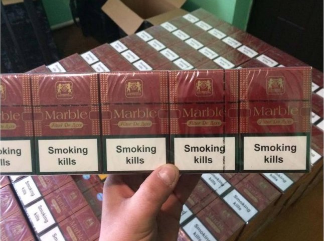 Майже дві тисячі пачок сигарет виявили прикордонники у горах