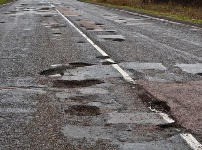 Закарпатські депутати проситимуть від держави більше грошей на ремонт доріг