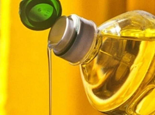 На Закарпатті шахрайки "перекваліфікувались" із продажі дешевого меду на продаж олії