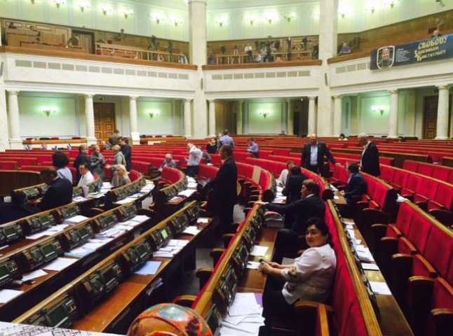 Звіт про липневу трагедію у Мукачеві слухали аж... 34 народні депутати