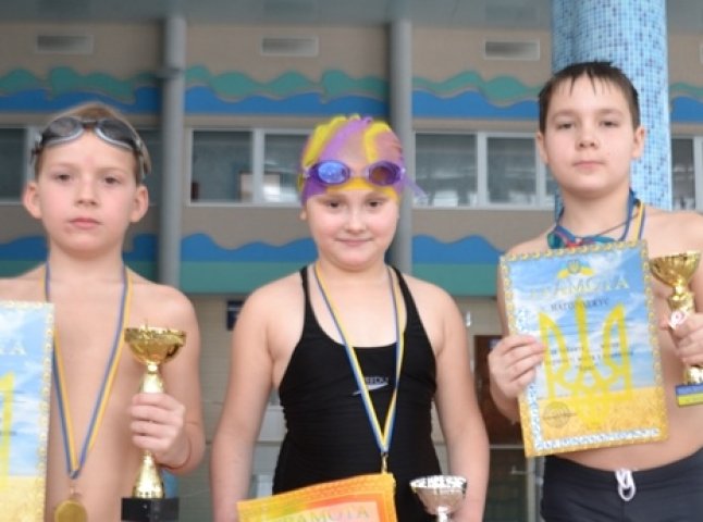 У Тячеві відбувся всеукраїнський турнір з плавання