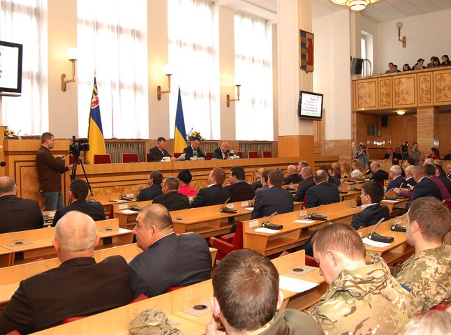 Закарпатські парламентарі звернулись до Президента зі зверненням щодо відсутності коштів на проїзд пільговиків