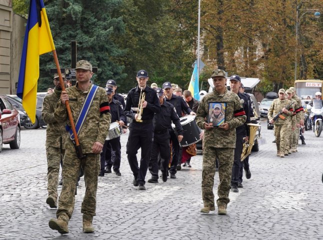 В Ужгороді поховали захисника, який воював із березня 2022 року В Ужгороді поховали захисника, який воював із березня 2022 року