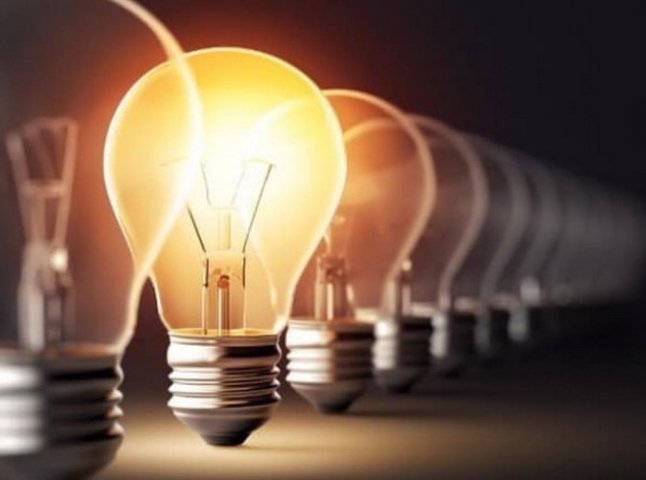 Чи відключатимуть знову світло: українців попереджають про можливий дефіцит електроенергії
