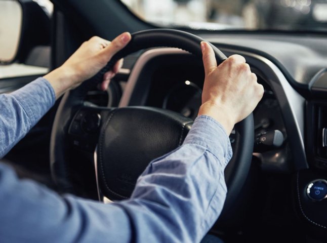 Залежить від ситуації: за що водію можуть виписати штраф від 340 до 1700 гривень Штрафи для водіїв
