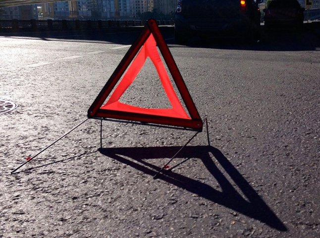 В Ужгороді зіткнулись автомобілі "Geely" та "Volkswagen"