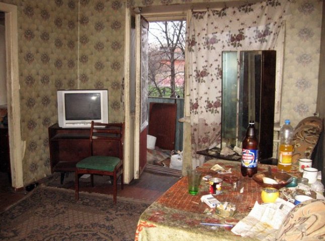 Студент заробляв на оплату орендованої квартири в Ужгороді, надаючи притулок наркоманам