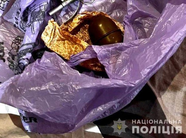 В Ужгороді затримано чоловіка, який вдома зберігав гранату