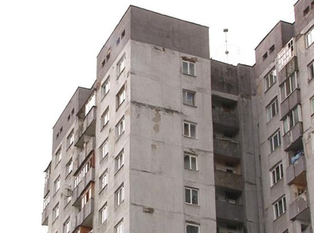Ужгородські альпіністи розпочали реконструкцію 16-поверхівки