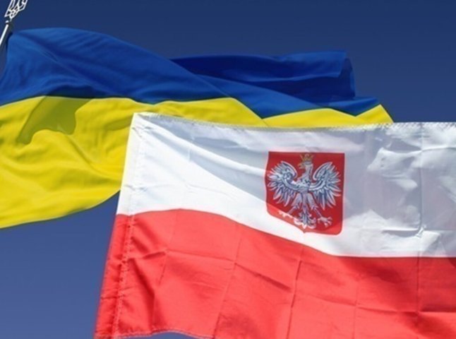 Дадуть гроші: Польща озвучили важливу новину для українців із дітьми