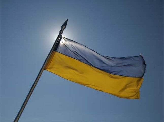 В Мукачівській міській раді просять встановити прапори з нагоди свята