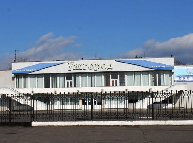 Закарпатські депутати просять Кабмін відновити роботу аеропорту «Ужгород»