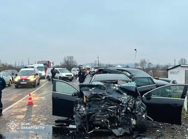 На Закарпатті сталась жахлива аварія. Загинула молода жінка