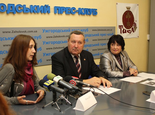 В Ужгородському прес-клубі розказали, як новий закон обмежить права курців
