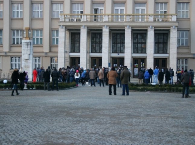 В Ужгороді завтра пікетуватимуть Закарпатську ОДА