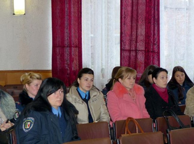 Мукачівські депутати, правоохоронці, прокурори та судді навчались толерантності та правам людини (ФОТО)
