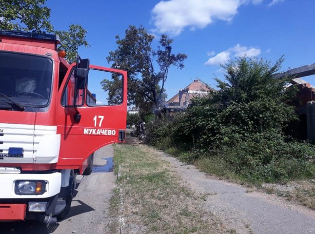 Рятувальники розповіли про пожежу, яка трапилась сьогодні в Мукачеві