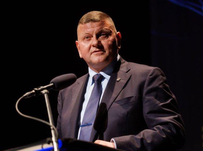 Зеленський викликав Залужного в Київ: цікавило лише одне питання