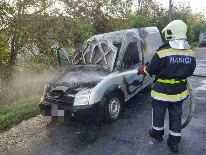 На Виноградівщині під час руху загорілась машина – 02