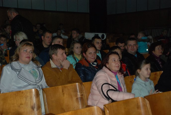 Іршавським глядачам презентували короткометражний фільм про заробітчан – 08