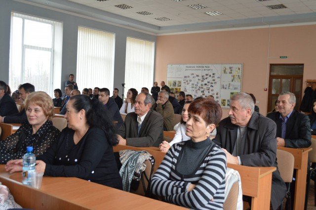 Першу сесію Іршавської райради відкрили і одразу перенесли – 06