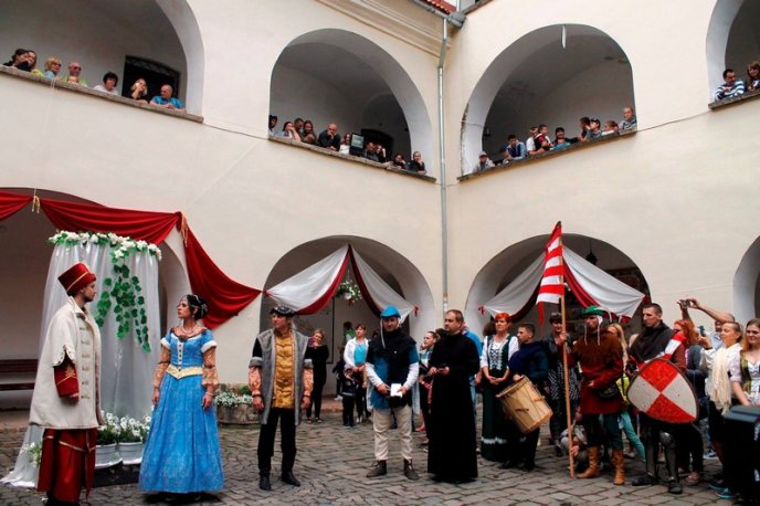 Середньовічне весілля відгуляли на Закарпатті – 03