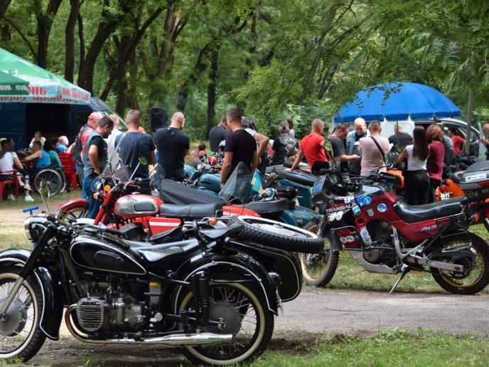 В Ужгороді провели благодійну акцію для осіб з інвалідністю – 06