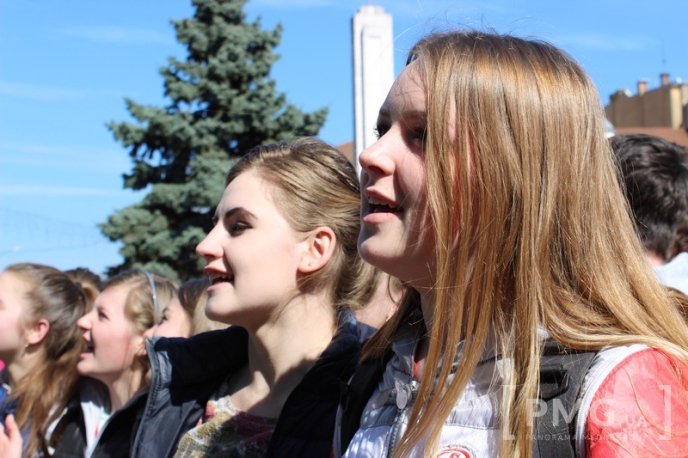 Протести у центрі Мукачева: сутички, заблокована ратуша та крики "Ганьба" в адрес мера – 29