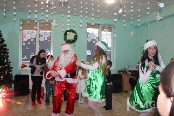 Жителі Мукачева подарували маленьким переселенцям із Донбасу свято – 19