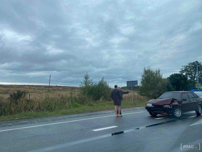 Аварія на Закарпатті: авто зазнало значних ушкоджень – 02