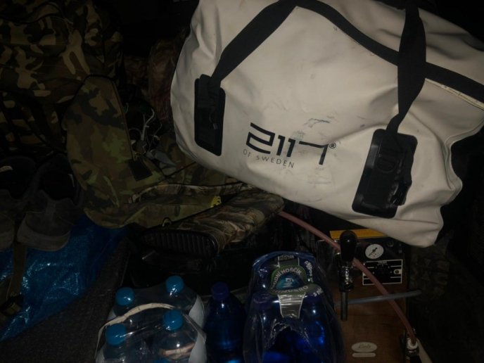 Закарпатські митники вилучили у іноземця арбалет – 04